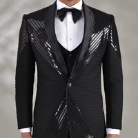 Blazer de mariage pour homme en coton brodé à la main avec sequins, pierres et broderies botaniques pour réception, performance scénique, soirée de luxe