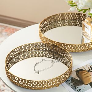 Bandeja Decorativa Ovalada Chapada en Oro con Diseño Floral, Estilo Tradicional, Pieza Única - Product Image 5