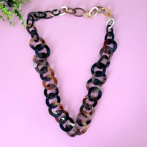 Stylish Natural Horn <b>Necklace</b> With Unique Color Variations Ideal For Creating Individual Fashion <b>Statements</b> And Trendy Looks - Product Image 6