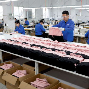 Sudadera con Capucha Personalizada con Logotipo Bordado en Bloques de Color, 100% Algodón Felpa, Estilo Urbano Moderno, Corte Casual para Invierno - Product Image 3