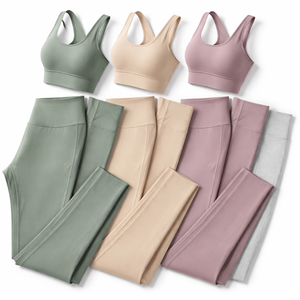 Vêtements de yoga réversibles en gros avec options de logo personnalisé sur le devant - Fournisseur OEM de tenues de yoga en gros - Product Image 3