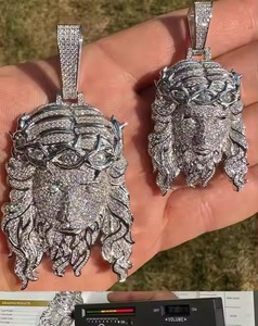 Pendentif unisexe élégant plaqué or avec décoration inspirée d'un visage de diamant pour les événements de mode et les tenues décontractées - Product Image 4