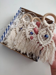 Anillos de servilleta de macramé bohemios con anillo de madera y cuentas azules de ojo turco para decoración de mesas de boda y artículo de regalo hecho a mano. - Product Image 4