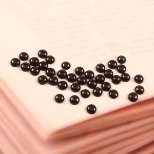 Lote al por mayor de gemas sueltas calibradas de espinela negra natural redonda de 6x6 mm con parte trasera plana para fabricación de joyas - Product Image 3