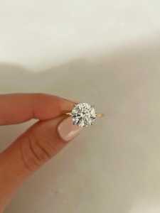 Anillo de compromiso con halo de diamantes, corte redondo, cultivado en laboratorio, oro macizo de 14K, engaste de púas, solitario minimalista, banda de lujo para aniversario - Product Image 4