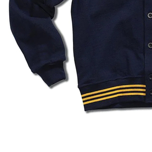 Cardigan en laine tricoté jacquard imprimé décontracté pour femme, avec appliques logo de sororité/fraternité et boutons décoratifs, confortable - Product Image 3