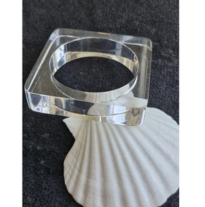 ANAM OVERSEAS Bracelet personnalisé vintage avec breloque géométrique chrétienne, sertie de perles d'eau douce et d'acrylique, en tungstène, cadeau pour femme - Product Image 1