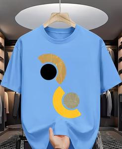 เสื้อยืดพิมพ์ลายสกรีนผ้าไหมเนื้อนุ่มพิเศษสำหรับผู้ชาย สวมใส่สบาย เหมาะสำหรับฤดูร้อน เป็นมิตรกับสิ่งแวดล้อม ตกแต่งด้วยผ้าเดนิม ผ้าบาติก และผ้าคอร์ดูรอย - Product Image 3