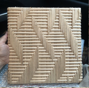 Alfombra de yute trenzada y audaz con una combinación llamativa de fibras negras y color canela para áreas de alto tráfico. Disponible a precios de mayorista. - Product Image 4