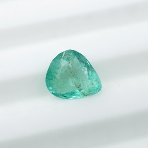 HAYAAT GEMS Esmeralda Zambiana de 0.70ct, Corte Pera Facetado (Corte Esmeralda), Verde (7X6X3MM) para Joyería - Product Image 1