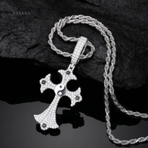 Pendentif croix Yin et Yang Tai Chi - Pendentif croix en argent sterling 925 et moissanite, un mélange parfait d'élégance et de symbolisme - Product Image 5