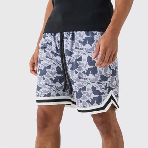 Shorts de basketball pour hommes de haute qualité, 100 % polyester, légers, séchage rapide, couleurs dégradées, impression de logo personnalisé, motif uni - Product Image 4