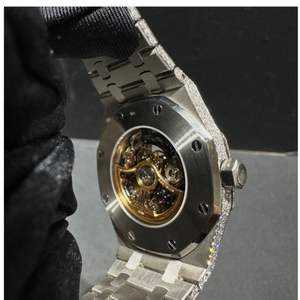 Reloj Unisex de Moissanita Helada Más Vendido, 40mm, Aleación, Fecha Automática, Diamante Incoloro de Alta Calidad, Estilo de Negocios, Venta al por Mayor - Product Image 4