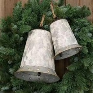 Campana Colgante Navideña de Metal Elegante, Adorno Navideño Premium para Árbol, Puerta, Pared, Ventana, Decoración Festiva para el Hogar - Product Image 1