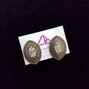 Vintage Oval Stud Earrings with Pearl and Diamond-Stainless Steel Party Jewelry - Product Image 1