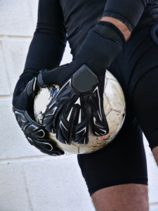 ถุงมือผู้รักษาประตูเด็กแบบปรับได้ ถุงมือโกลเด็กแบบกำหนดเองได้ ทนทาน ระบายอากาศได้ดี ทำจากยางลาเท็กซ์ สำหรับกีฬากลางแจ้ง - Product Image 6