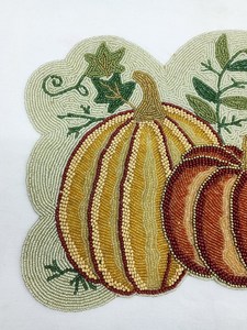 Chemin de table en tissu fait main, forme irrégulière, motif citrouille, style campagnard, napperons et sous-plats - Product Image 4