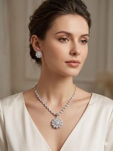 Juego de 3 Piezas de Aretes y Collar de Flores de Cobre Plateado con Circonita para Mujer, para Bodas, Fiestas de Compromiso, Festivales y Banquetes - Product Image 3