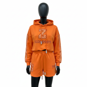 Conjunto de Sudadera con Capucha y Pantalones Cortos para Mujer, Color Naranja, 320 GSM, Mezcla de Algodón Grueso, Forro Polar, Panel de Manga con Pedrería, Logotipo Personalizado - Product Image 6