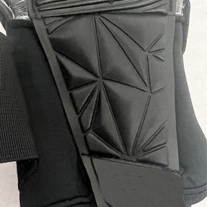 Guantes de Portero con Palma Delantera de Látex Alemán de 4 mm, Dorso de Silicona Inyectada, Corte Medius, Correa Integrada, Protección para Dedos y Pulgares - Product Image 6