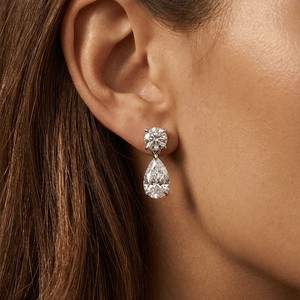 Pendientes de Plata de Ley 925 con Baño de Platino, Diseño Vintage con Moissanita en Forma de Pera de 7x9mm y Perla de Agua Dulce, Regalo de Boda - Product Image 1