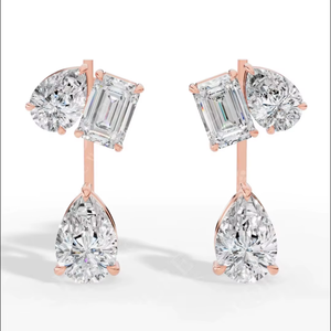 Boucles d'oreilles cascade en or 18 carats avec diamants de laboratoire et émeraudes taille poire |   Boucles d'oreilles pendantes à double goutte |   Bijoux fins de luxe pour femmes - Product Image 2