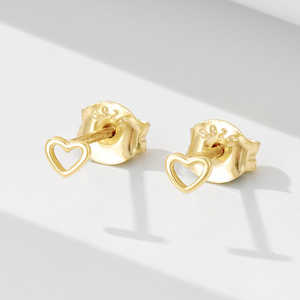 Pendientes de Plata 925 Vintage con Forma de Corazón Amarillo y Engaste de Bisel para Uso Diario - Product Image 2