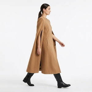 Manteau cape structuré en laine pour femme, avec fentes spectaculaires aux bras, vêtement d'extérieur épais et long, vente en gros ODM, marque privée - Product Image 3