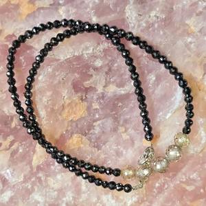 Hermosas Perlas de Diamante Moissanita de 5 Quilates de Color Amarillo y Perlas de Diamante Moissanita Negras de 3.50 MM, Joyería de Moissanita - Product Image 1