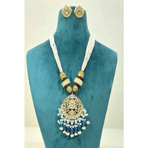 Ensemble collier et boucles d'oreilles en laiton plaqué or avec moissanite pour femme, idéal pour fiançailles, mariage, cadeau ou tenue de soirée - Product Image 2