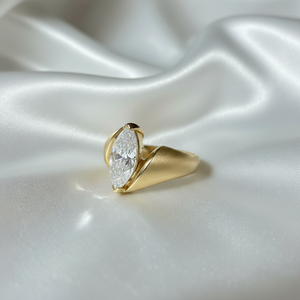 Anillo de Compromiso Clásico Solitario de 2 CT con Corte Marquise y Zirconia, Regalo Moderno para Mujer, para Bodas y Fiestas, Plata de Ley 925 - Product Image 6