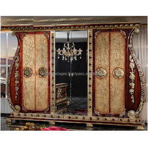 Armario Europeo Tallado a Mano para Dormitorio, Armario de Diseño Curvo de Lujo para Dormitorio, Armario Elegante Hecho a Mano con Acabado Brillante, EE. UU. - Product Image 1