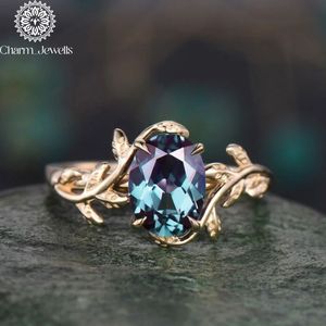 Bague de fiançailles classique en argent plaqué or rose pour femme Charm_Jewells, sertie de moissanite taille coussin, certifiée IGI, monture à griffes - Product Image 4