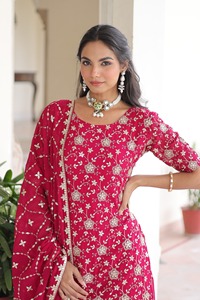 Salwar Kameez ethnique traditionnel indien en Georgette avec broderie de sequins pour les mariages et les occasions spéciales pour femmes, tenue de soirée - Product Image 4