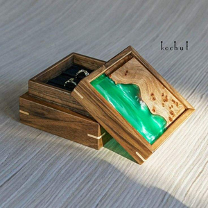 Caja de Anillo de Compromiso Personalizada Hecha a Mano con Resina y Madera, Regalo Único para Propuesta y Boda - Product Image 5