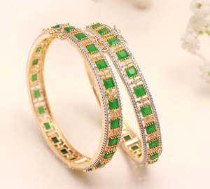Handmade Emerald Green Stone <b>Bangle</b> <b>Bracelet</b> 22K Gold Plated Traditional Indian Brass Kada for Women - Product Image 3