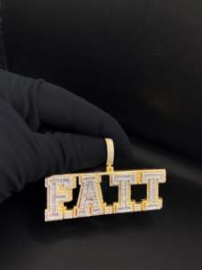 Pendentif de luxe personnalisé en alliage plaqué argent, style Hip Hop, avec diamant effet goutte de glace, thème Dynastie Royale Chrétienne - Product Image 2