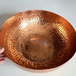 Cuenco de cobre grueso y duradero con asas laterales resistentes para catering profesional y preparación de grandes eventos - Product Image 3