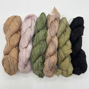 Hilo de Chenilla de Seda Sari Reciclada Teñida de Primera Calidad, Cinta Textil Hecha a Mano para Tejido, Crochet y Manualidades, Venta al Por Mayor - Product Image 1