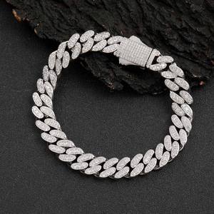 Bracelet chaîne cubaine en argent sterling certifié avec rangée unique de moissanite, style Hip Hop éclatant, collection unisexe haut de gamme - Product Image 1