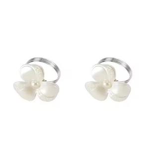 Accessoire de table moderne, anneau à serviette en métal pour la décoration de la table - Product Image 1