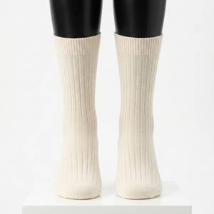 Chaussettes de sport longues et légères pour hommes, couleur unie, pour la course et le football, faible MOQ, en vente - Product Image 1