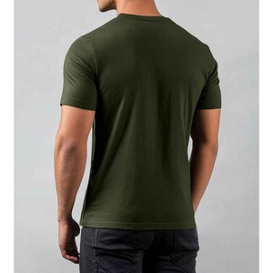 เสื้อยืดแขนสั้นผู้ชายสีเขียวมะกอก ทรงปกติ คอกลม สไตล์ลำลอง ผ้าเจอร์ซีย์คอตตอน 100% สีพื้น ระบายอากาศได้ดี น้ำหนัก 220 กรัม - Product Image 2