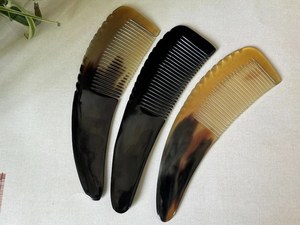Peigne classique en corne de buffle fait main pour cheveux, barbe et moustache – Finition naturelle et lisse – Article de toilettage haut de gamme - Product Image 5