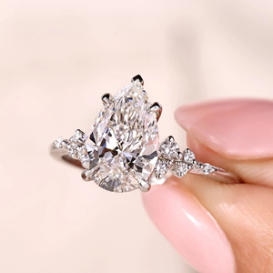 Bague de fiançailles en moissanite de laboratoire taille poire 2,11 carats, plaqué or blanc 14 carats, bague d'éternité de mariage, sertissage à griffes pour soirée - Product Image 5