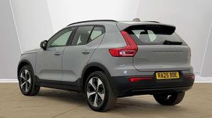 NEATLY USED 2025 XC40 2.0 B4 PLUS PRO - Product Image 3