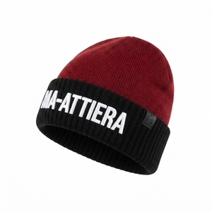 Gorro de Punto Acanalado Rojo y Negro con Puño, Gorro Cálido de Invierno con Logotipo Bordado Personalizado - Product Image 4