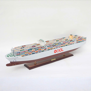 Modelo de Buque de Carga Comercial de Madera Hecho a Mano por OOCL GERMANY para Decoración del Hogar, Oficina y Exhibición Global - Product Image 1