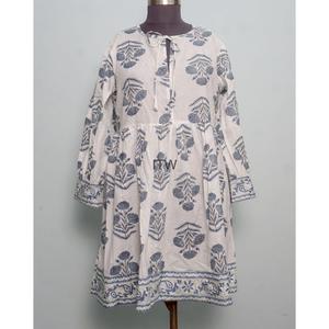 Vestido mini hecho a mano con estampado floral para mujer, manga 3/4, cuello alto, abotonado, cintura alta, estilo flare, vestido de verano con borde. - Product Image 1