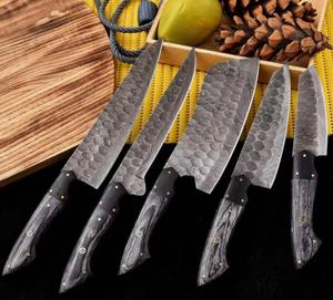 Juego de Cuchillos de Chef de 5 Piezas de Acero al Carbono Hechos a Mano de Alta Calidad con Mango Personalizado, Multiusos y Ecológicos - Product Image 1